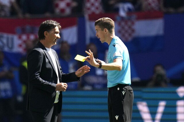 L'arbitro francese François Letexier scelto per dirigere la finale dell'Euro 2024 tra Spagna e Inghilterra