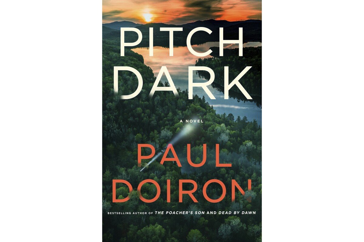 Recensione del libro: Un guardiaparco disarmato segue un assassino attraverso il deserto del Maine in 'Pitch Dark'